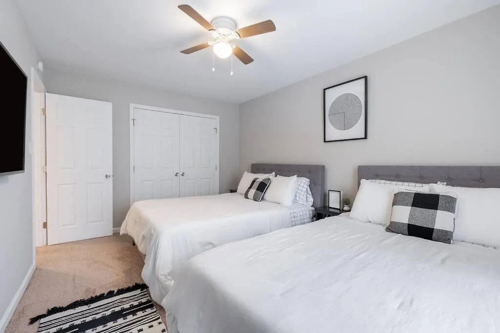 Stunning Southpark/Cotswold Home Charlotte 0*,  United States