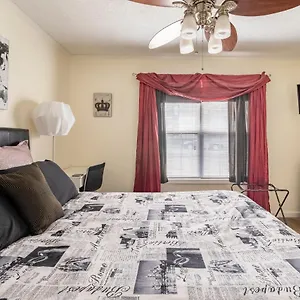  Homestay Contemporary Paradise W/ Private Bathroom United States