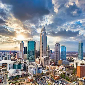 Apartment Minutes Away From Downtown Area, Charlotte
